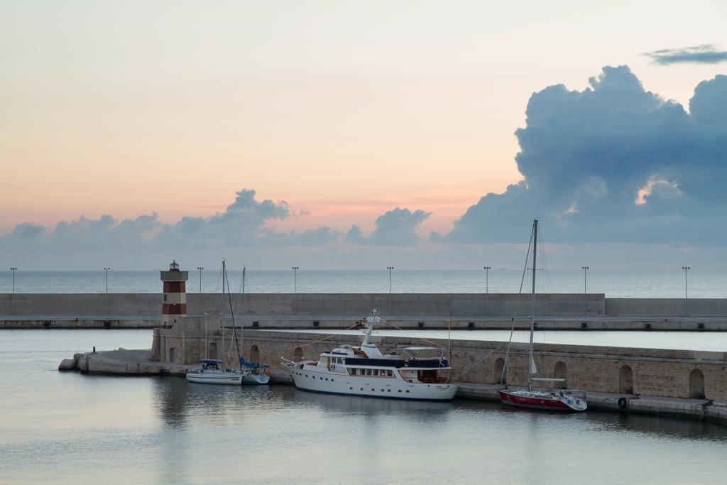 Residenza Garibaldi Villa Monopoli Luaran gambar